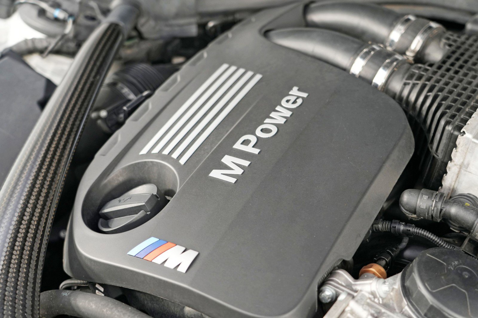 Used 2019 BMW M4 CS w/ Executive Package image 9