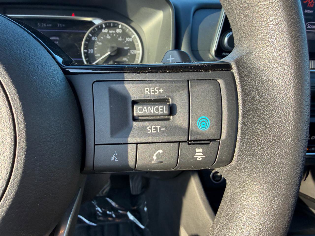 Used 2023 Nissan Rogue SV FWD image 27