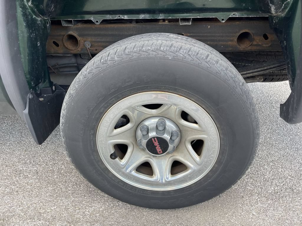 Used 2015 GMC Sierra 1500 2WD Regular Cab w/ Sierra Convenience Package image 3