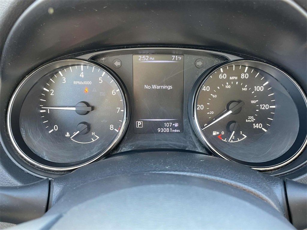 Used 2017 Nissan Rogue Sport SV w/ SV Premium Package image 28