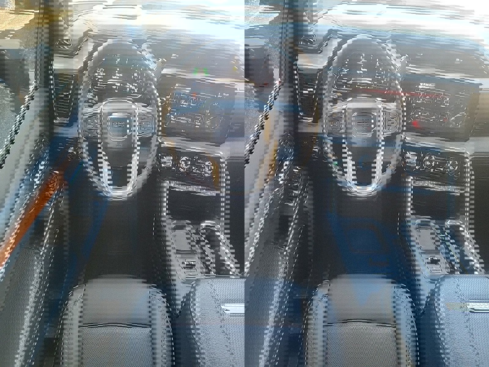 Used 2024 GMC Sierra 2500 Denali w/ Denali Reserve Package image 19