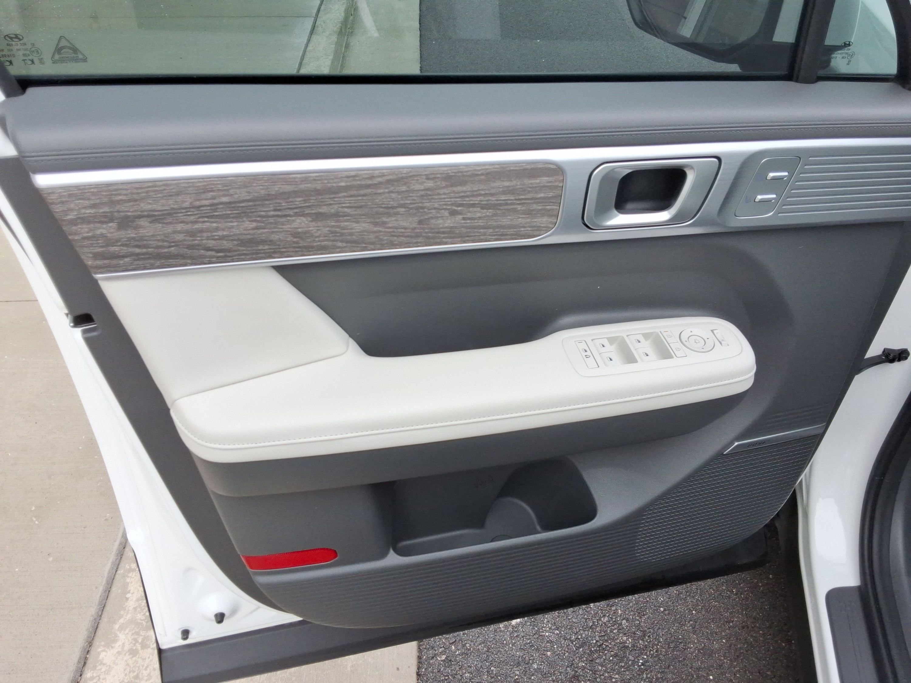 Used 2025 Hyundai Santa Fe Limited image 21