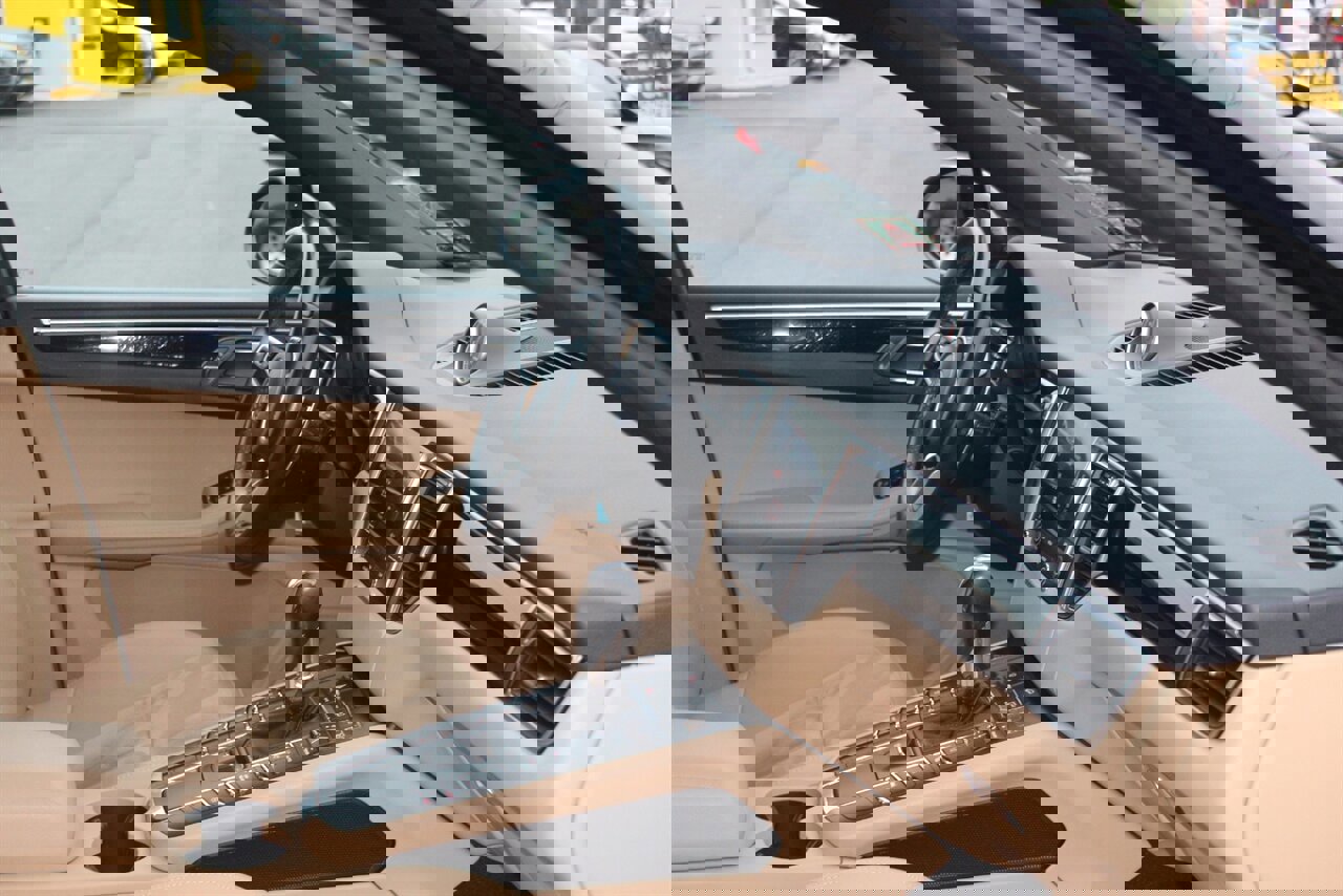 Used 2018 Porsche Macan image 18