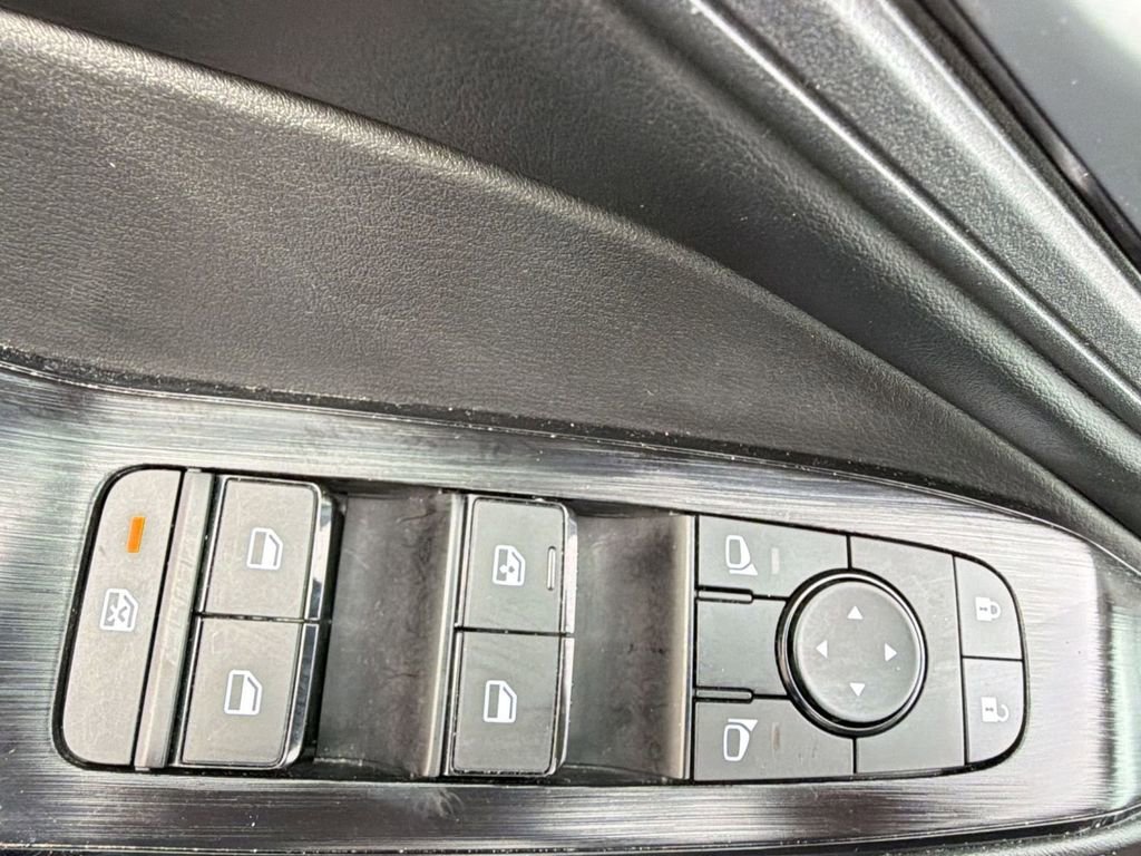 Used 2025 Nissan Rogue SV image 22
