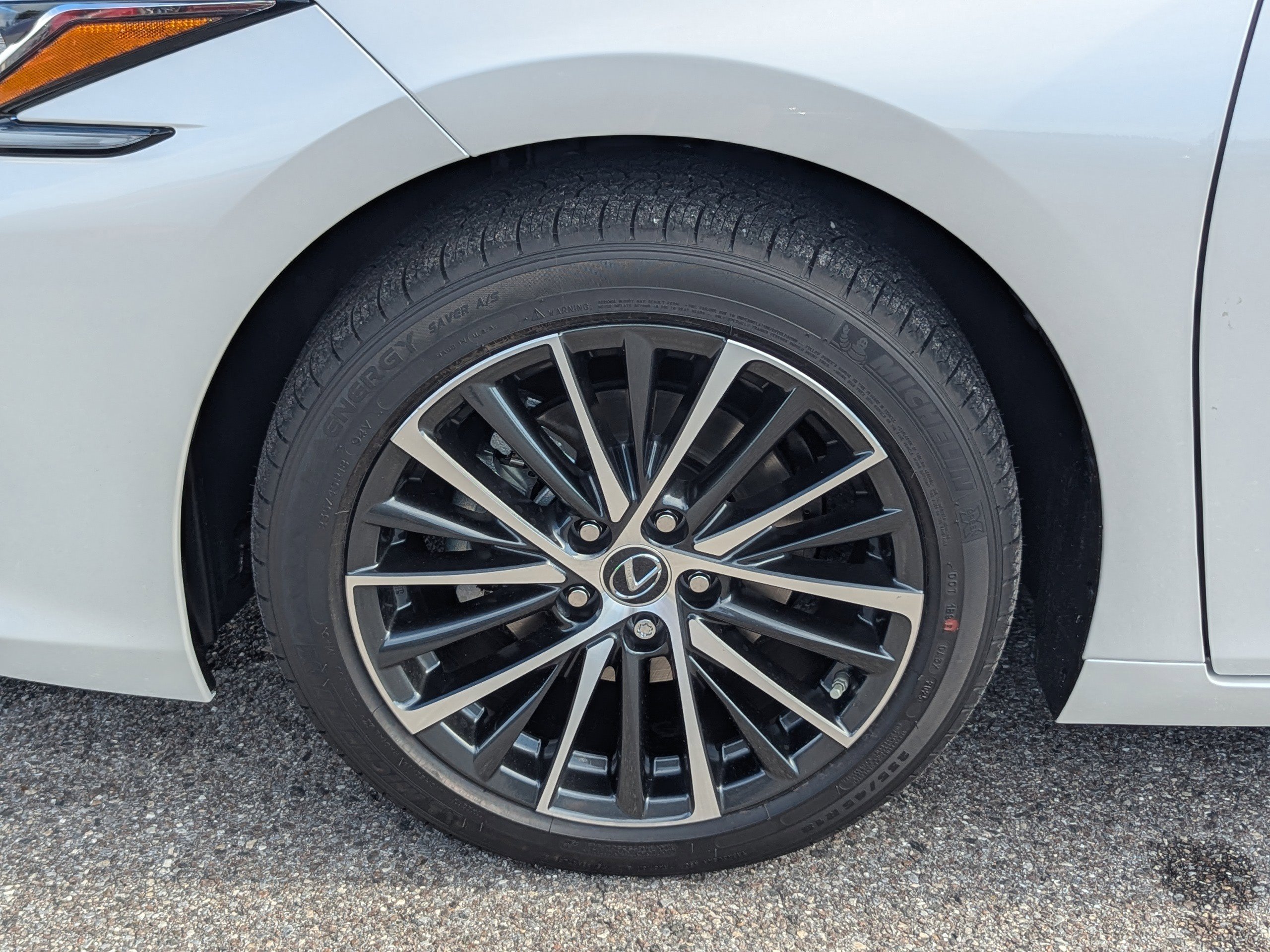 New 2025 Lexus ES 350 w/ Premium Package image 32