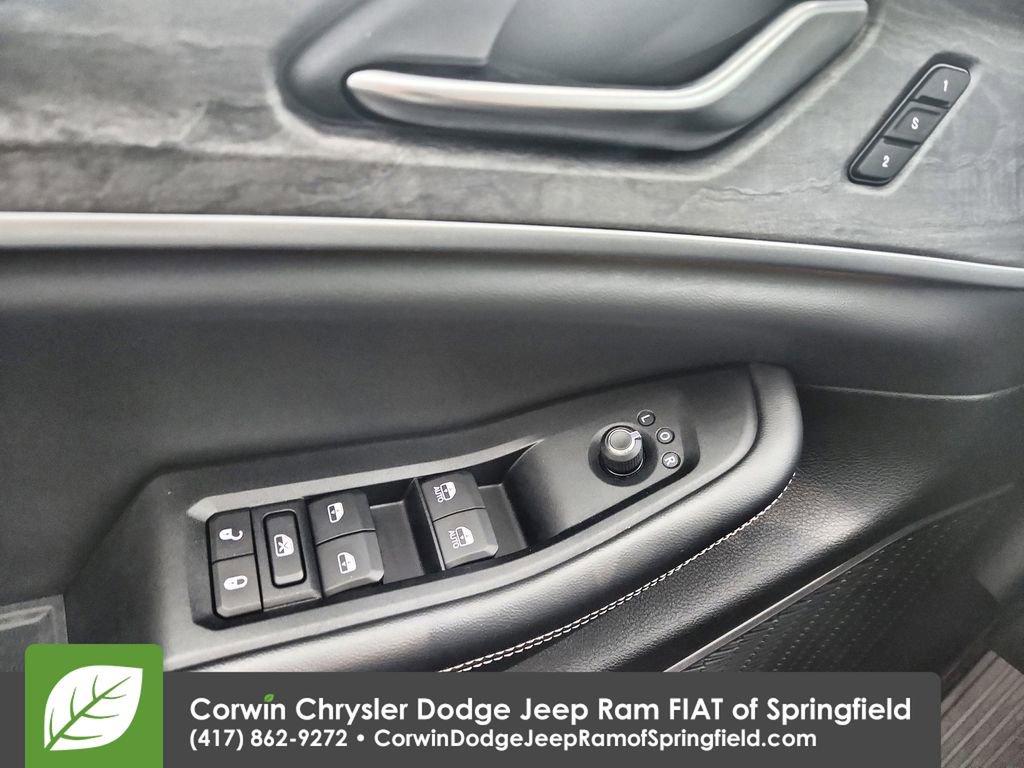 Used 2023 Jeep Grand Cherokee L Limited image 21