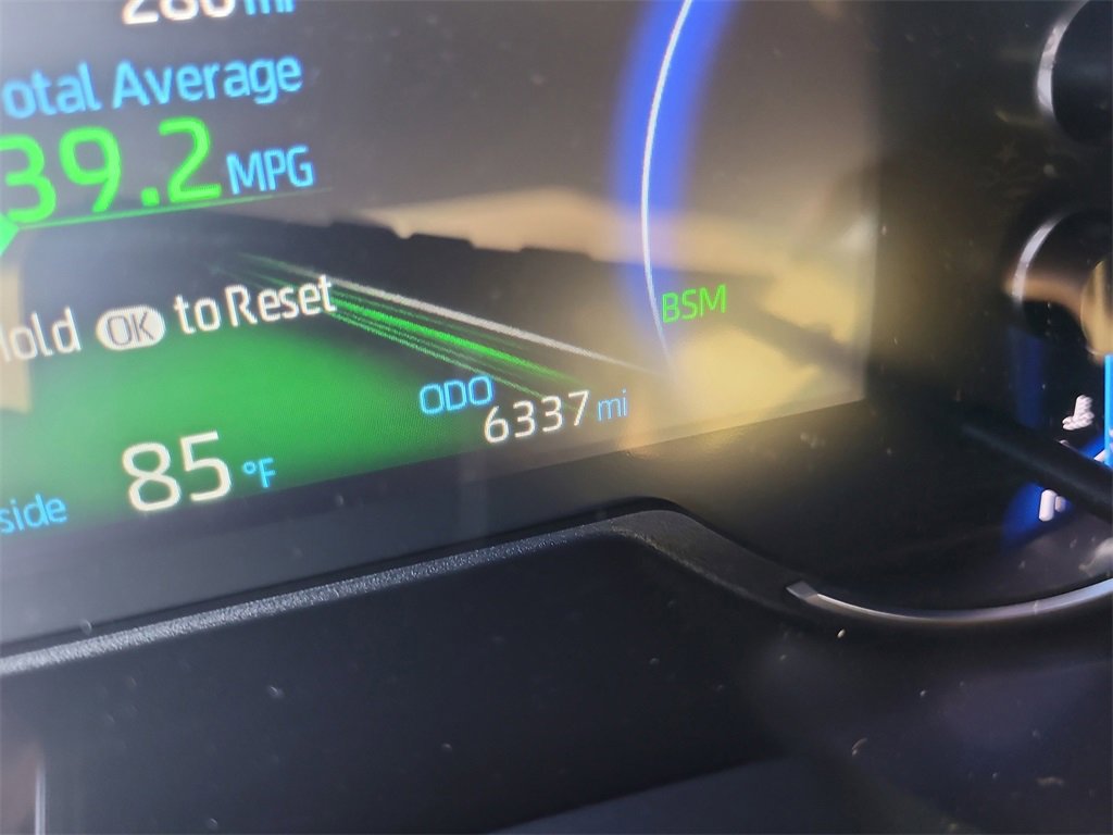 Used 2025 Toyota RAV4 XLE Premium image 31