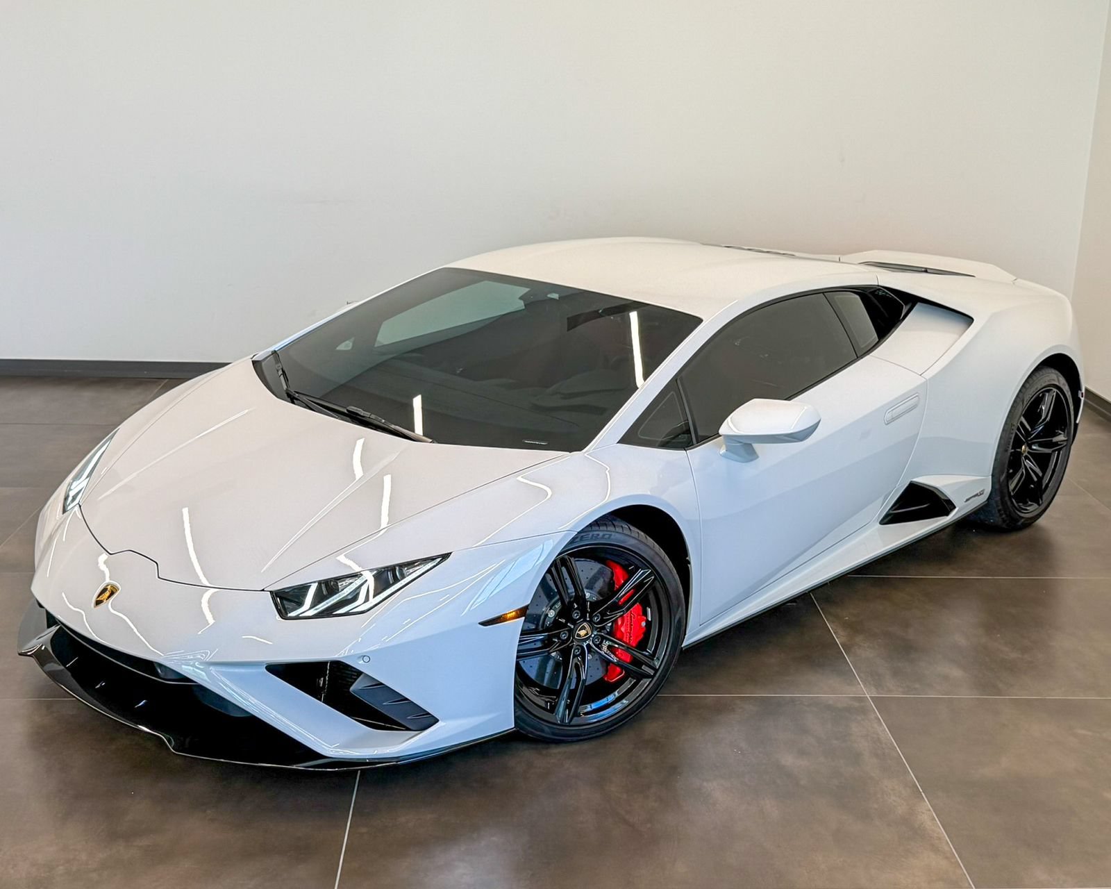 Used 2022 Lamborghini Huracan EVO RWD image 9