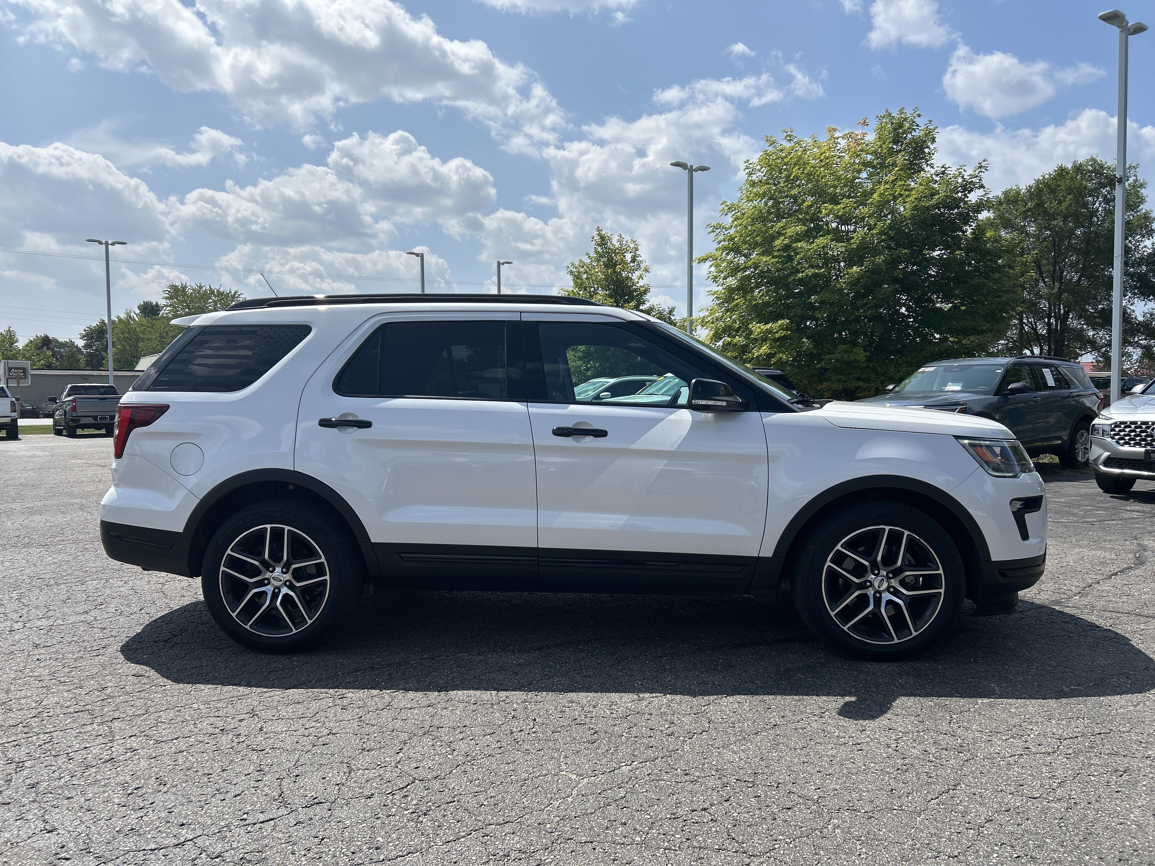 Used 2019 Ford Explorer Sport AWD/4WD image 3