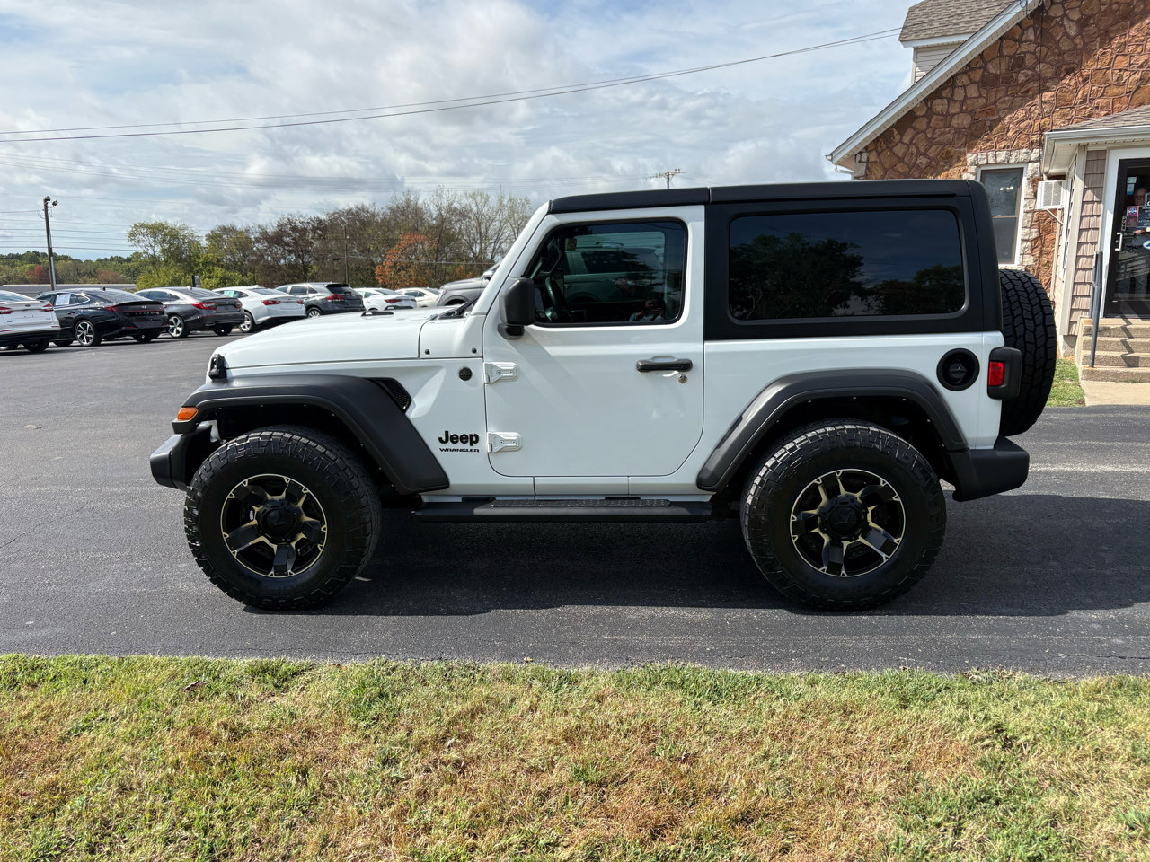 Used 2022 Jeep Wrangler Sport image 2