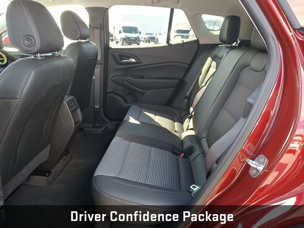 Used 2024 Chevrolet Trax LT w/ Driver Confidence Package FWD image 13