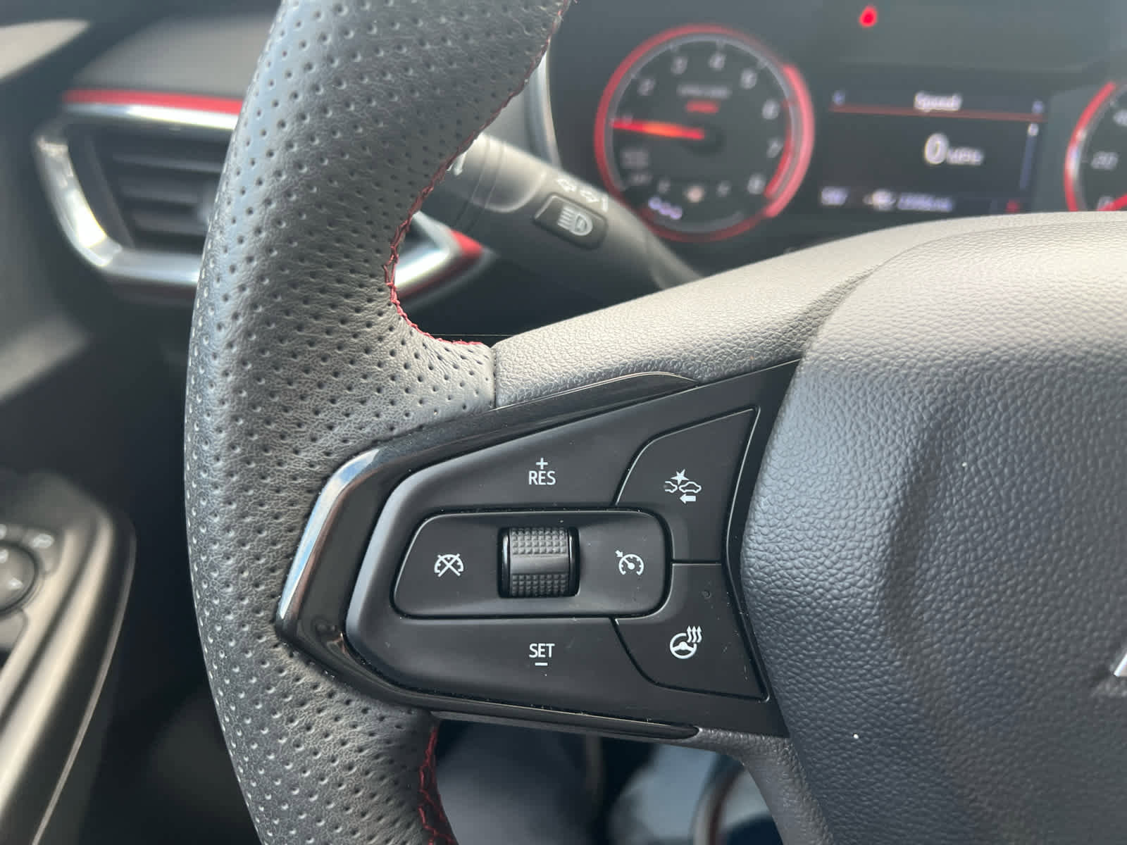 Used 2023 Chevrolet TrailBlazer RS w/ Sun and Liftgate Package image 22