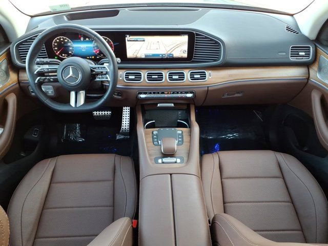 Certified 2026 Mercedes-Benz GLS 450 4MATIC image 4