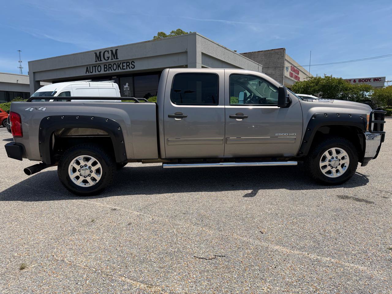 Used 2014 Chevrolet Silverado 2500 LT w/ Interior Plus Package AWD/4WD image 25