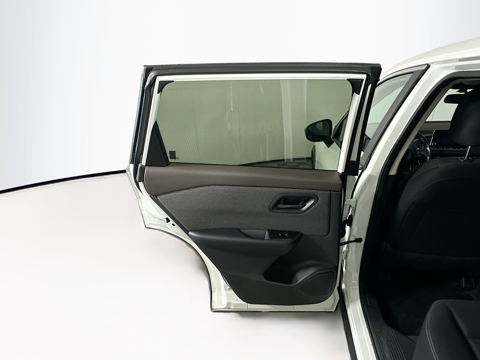 Used 2023 Nissan Rogue S FWD image 25
