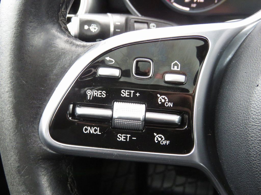 Used 2021 Mercedes-Benz GLC 300 4MATIC image 23