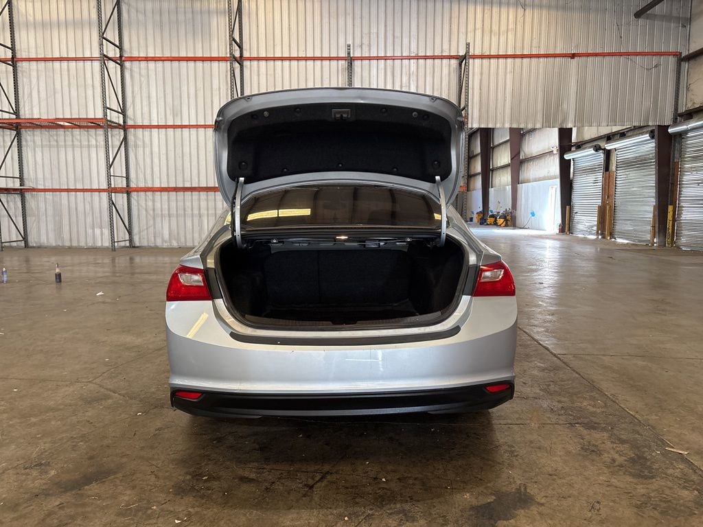 Used 2017 Chevrolet Malibu LT image 10