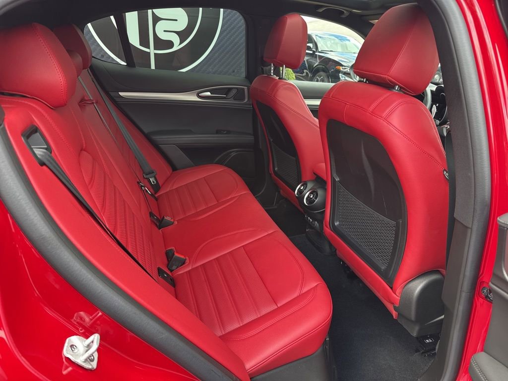 Used 2024 Alfa Romeo Stelvio Veloce image 58