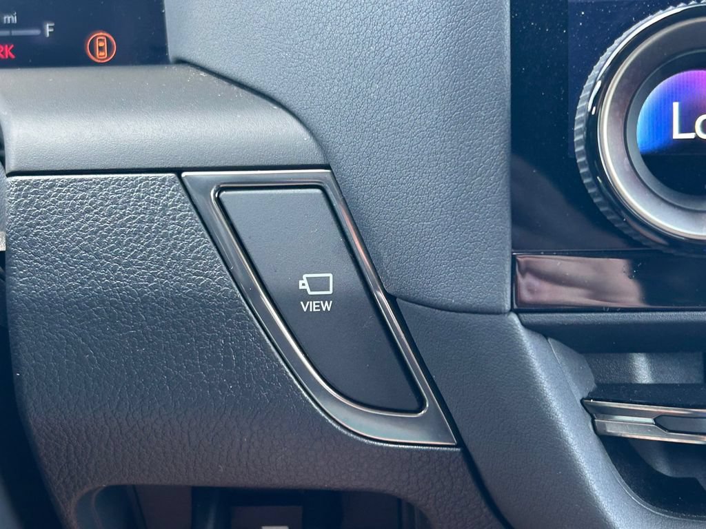 Used 2024 Lexus GX 550 w/ Accessory Package (Z1) AWD/4WD image 33