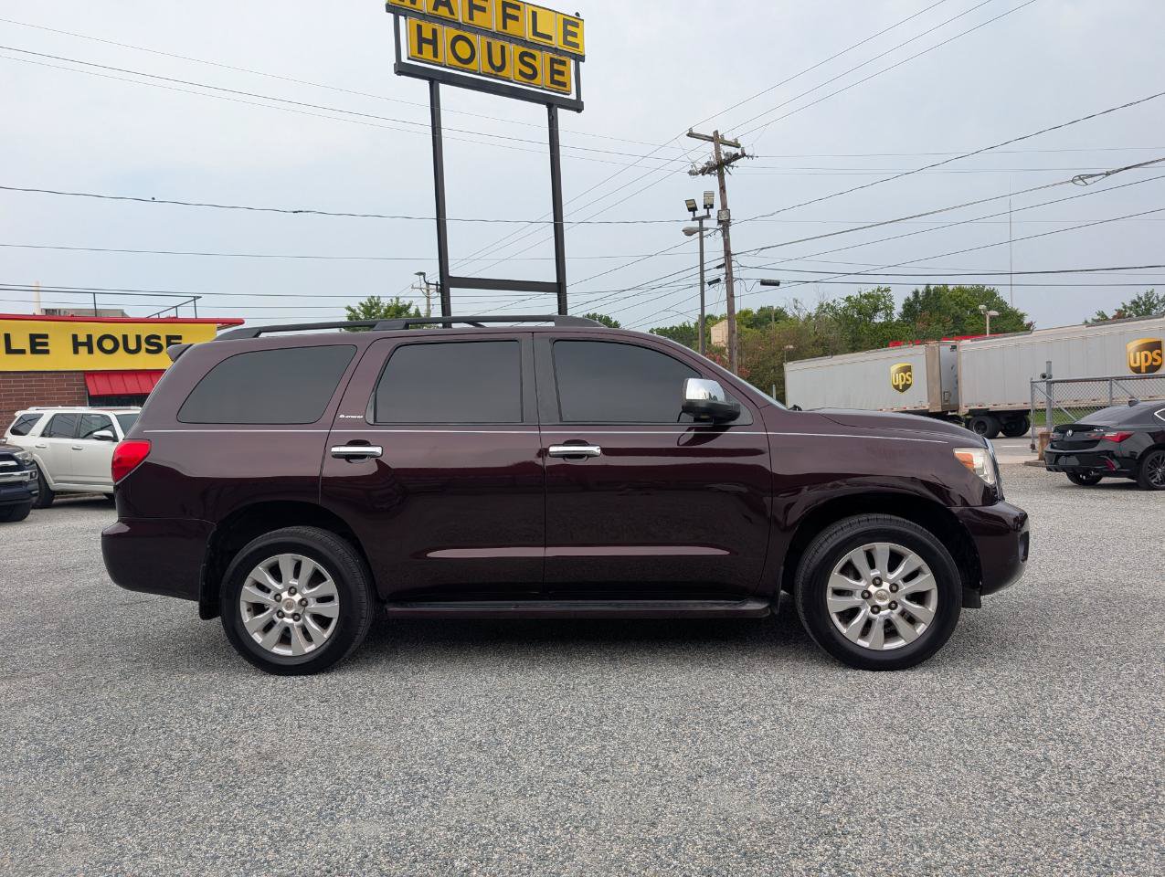 Used 2014 Toyota Sequoia Platinum RWD image 3