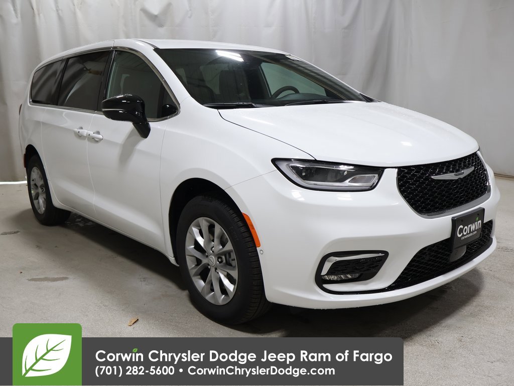 New 2026 Chrysler Pacifica Select