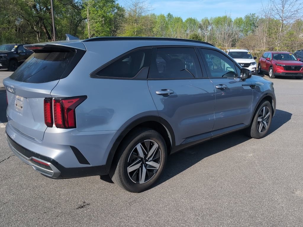Used 2023 Kia Sorento S w/ Panoramic Sunroof Package image 8