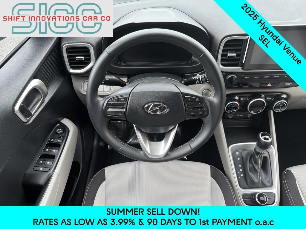 Used 2025 Hyundai Venue SEL FWD image 11