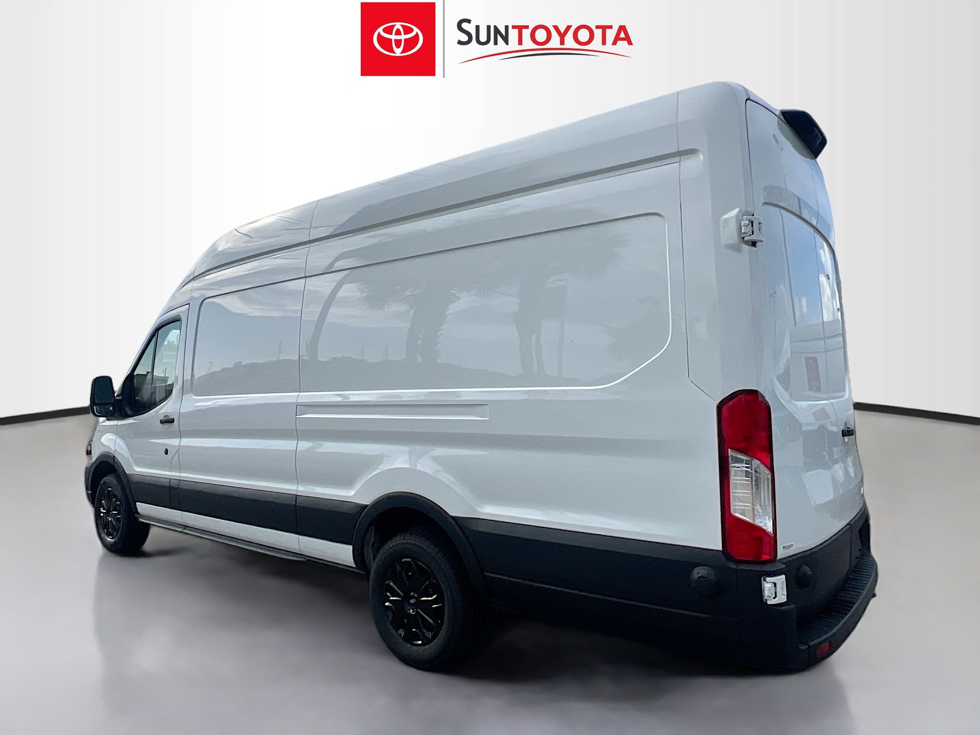 Used 2024 Ford Transit 250 148 High Roof Extended w/ Load Area Protection Package RWD image 6