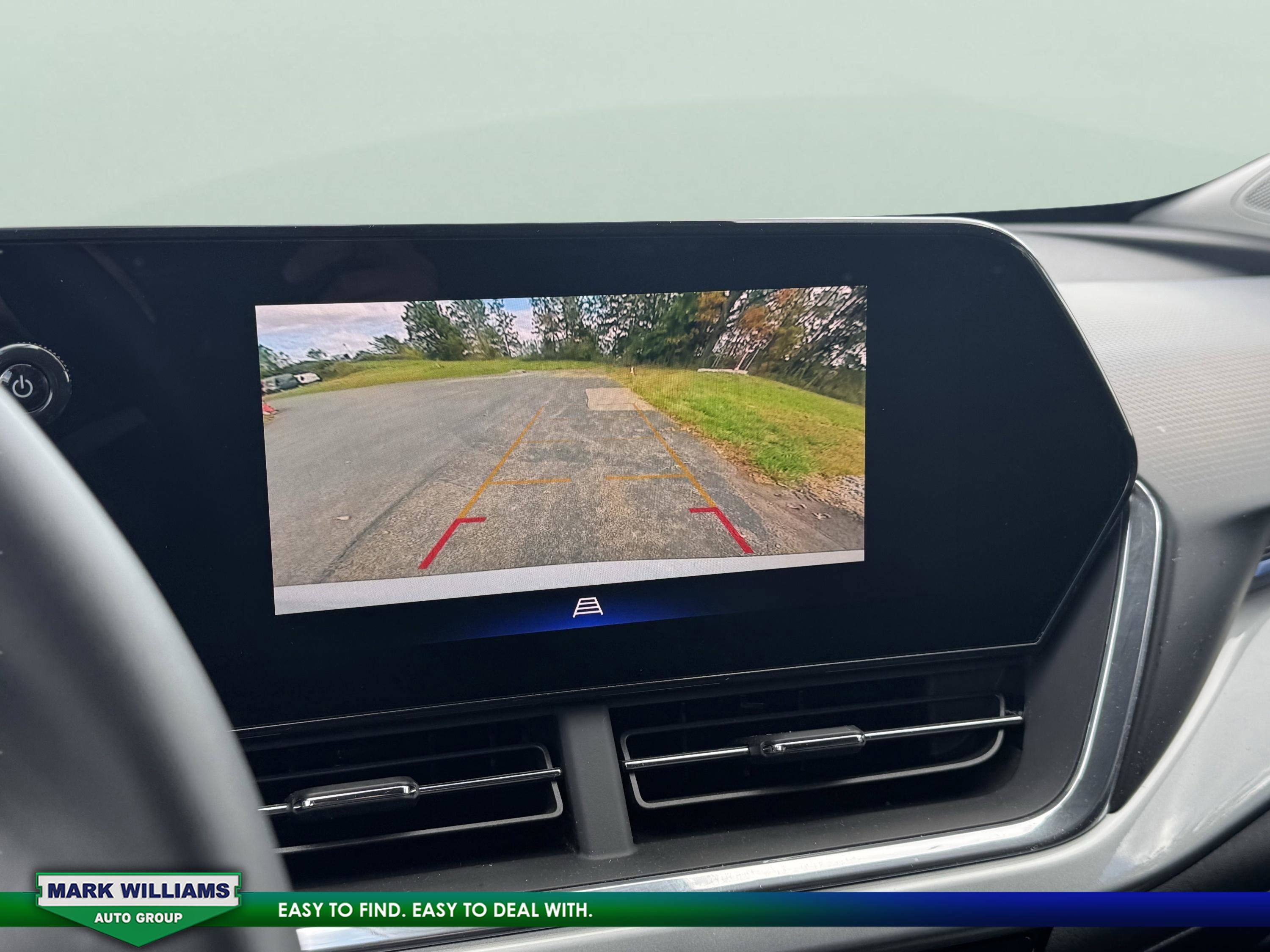 Used 2024 Chevrolet Trax LT w/ Driver Confidence Package image 17