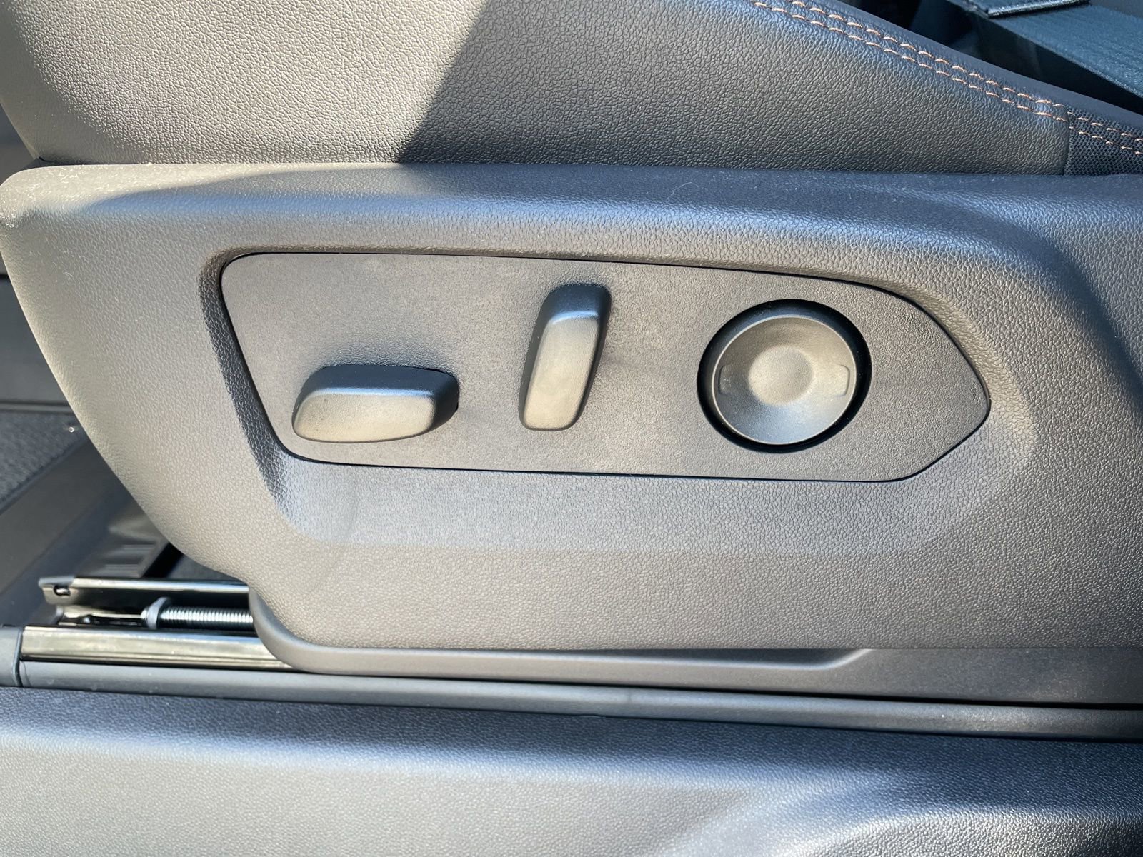 New 2026 GMC Sierra 1500 AT4 w/ AT4 Premium Package image 12