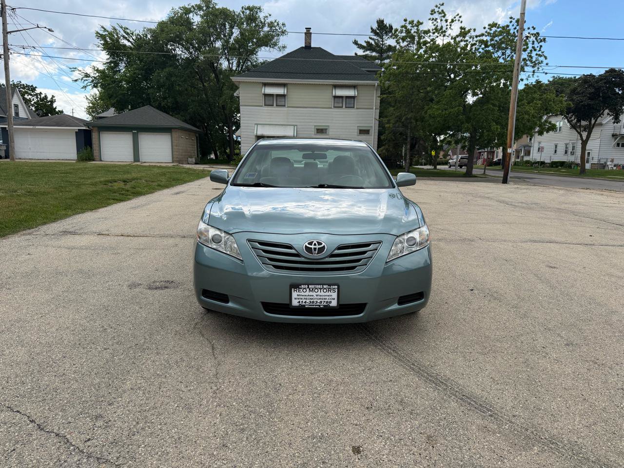 Used 2008 Toyota Camry XLE FWD image 2