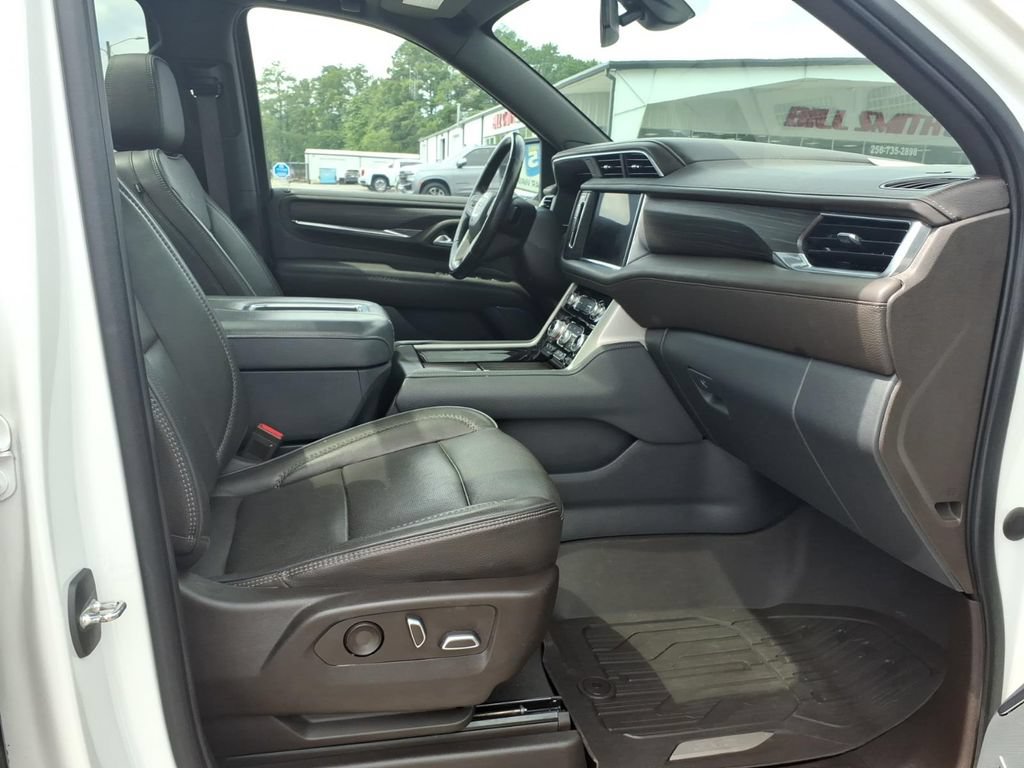Used 2022 GMC Yukon XL Denali RWD image 12