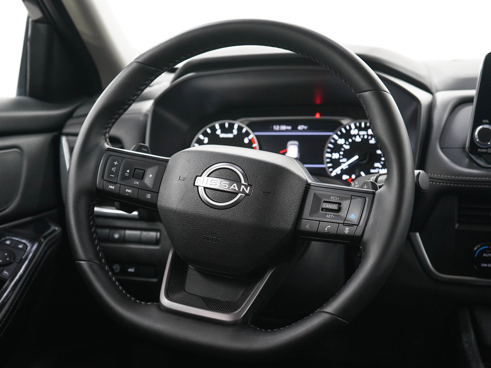 Used 2026 Nissan Rogue SV AWD/4WD image 17