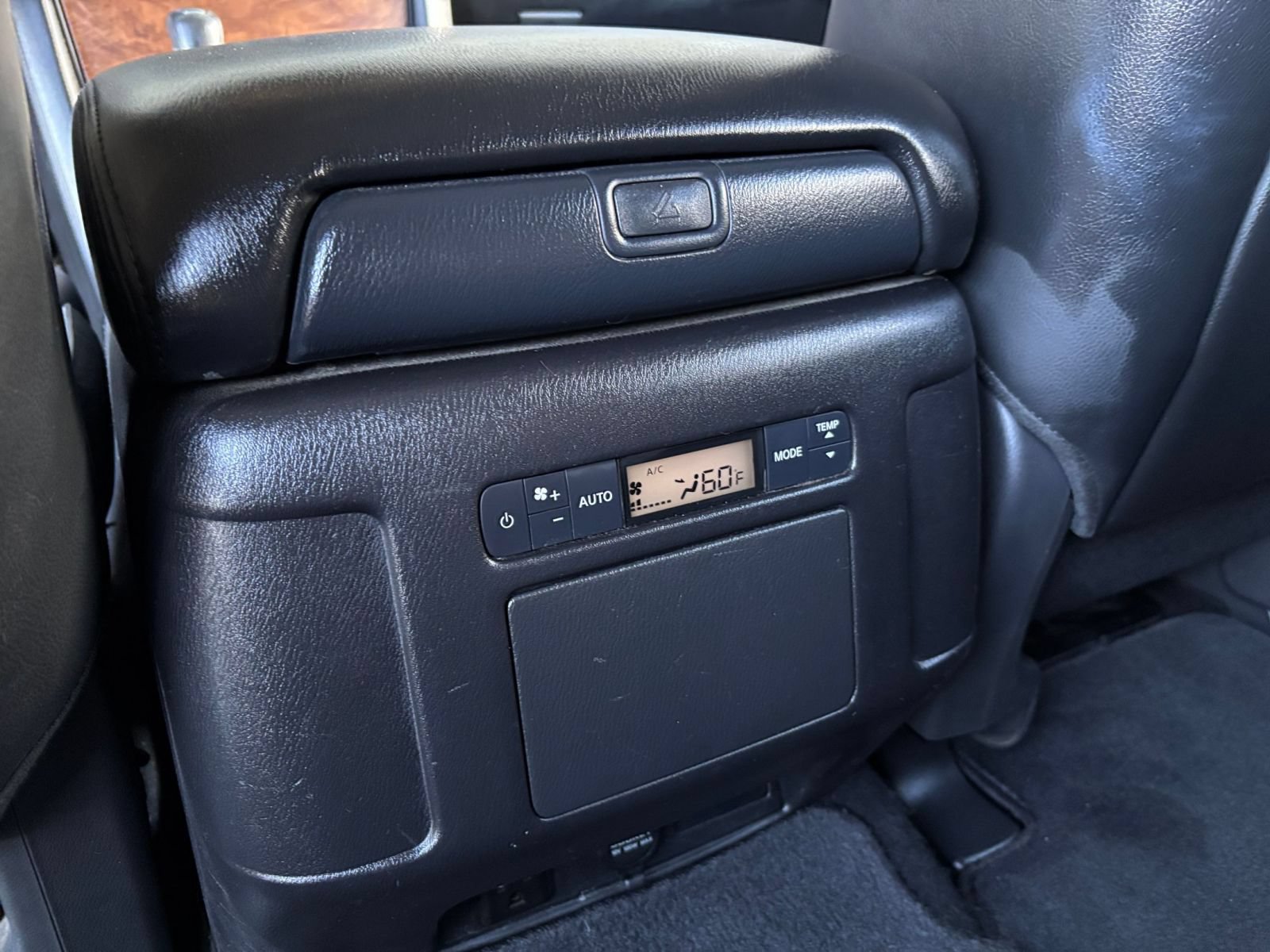 Used 2024 Nissan Armada SL RWD image 25