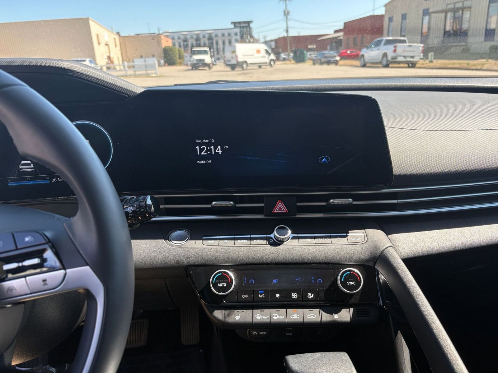 Used 2025 Hyundai Elantra SEL image 17