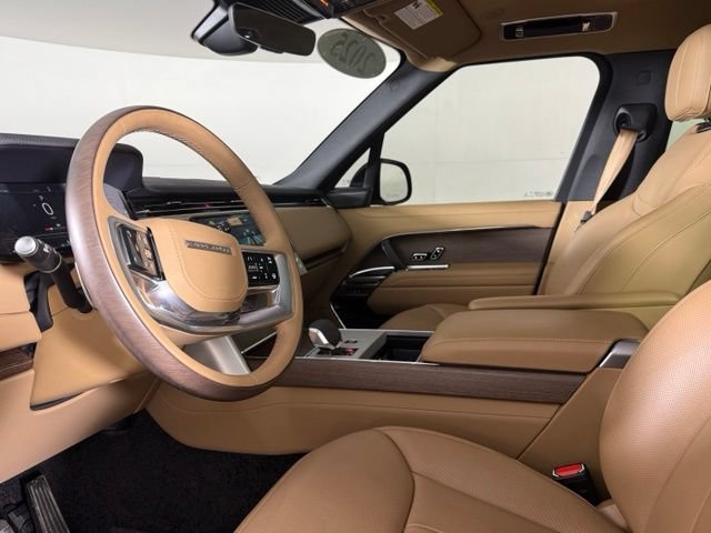 Used 2025 Land Rover Range Rover SE AWD/4WD image 6