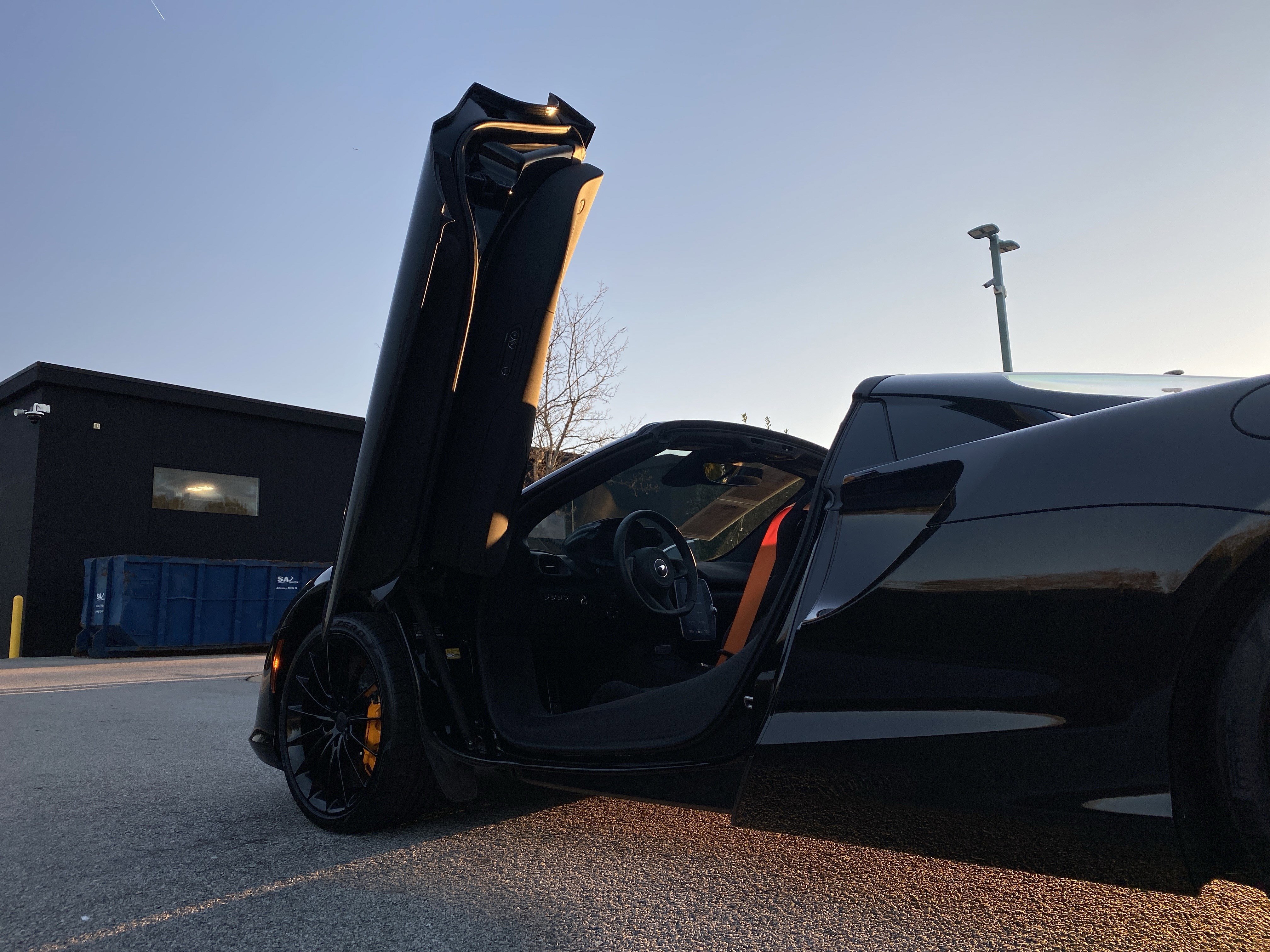 Used 2025 McLaren Artura Spider image 25