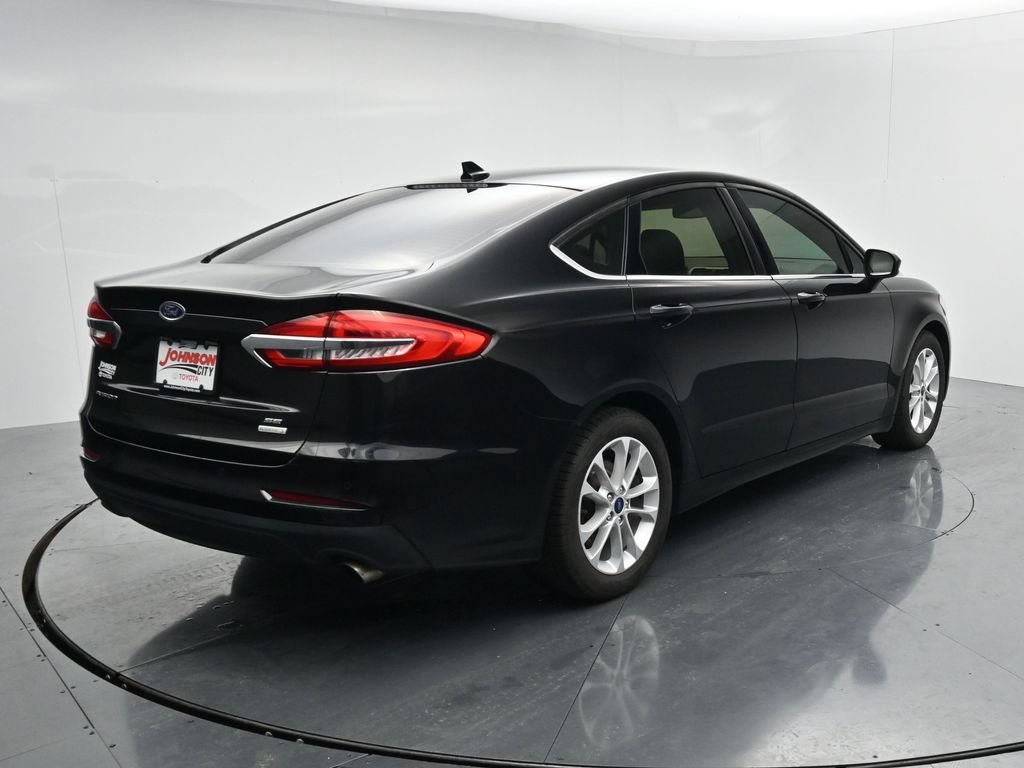 Used 2020 Ford Fusion SE FWD image 7