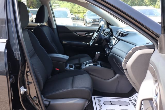 Used 2017 Nissan Rogue SV AWD/4WD image 22