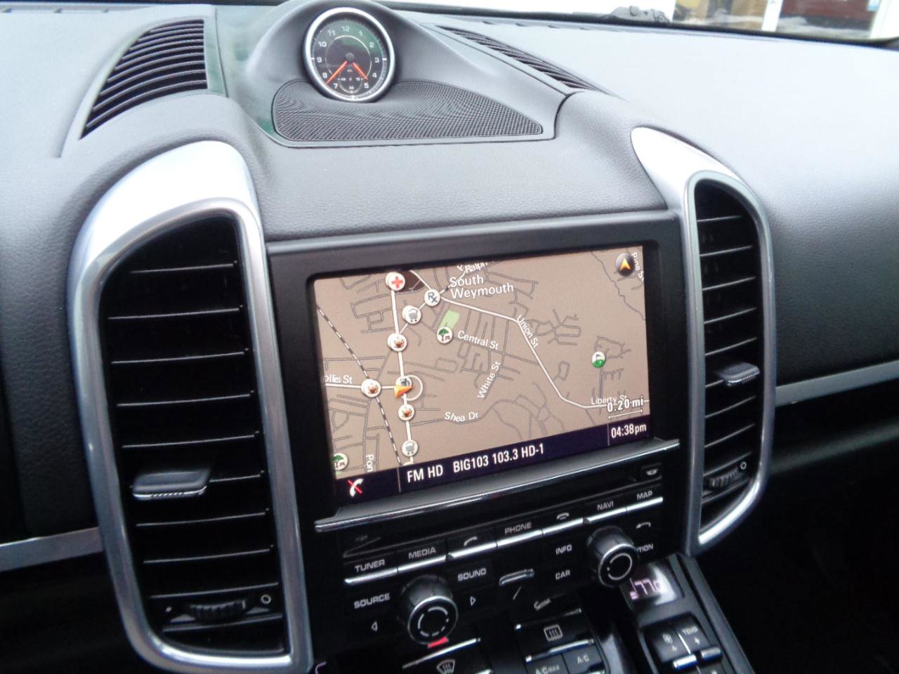 Used 2016 Porsche Cayenne AWD 4dr Platinum Edition image 32