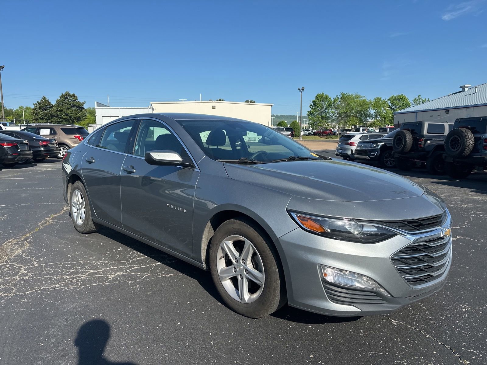 Used 2023 Chevrolet Malibu LT FWD image 2