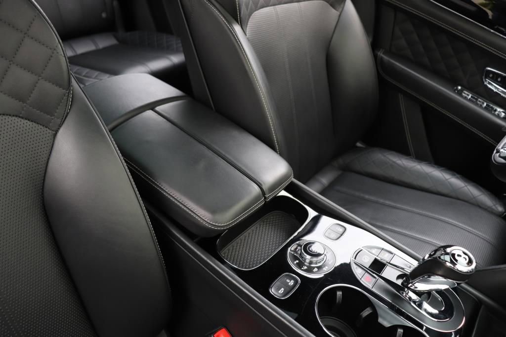 Used 2017 Bentley Bentayga image 58