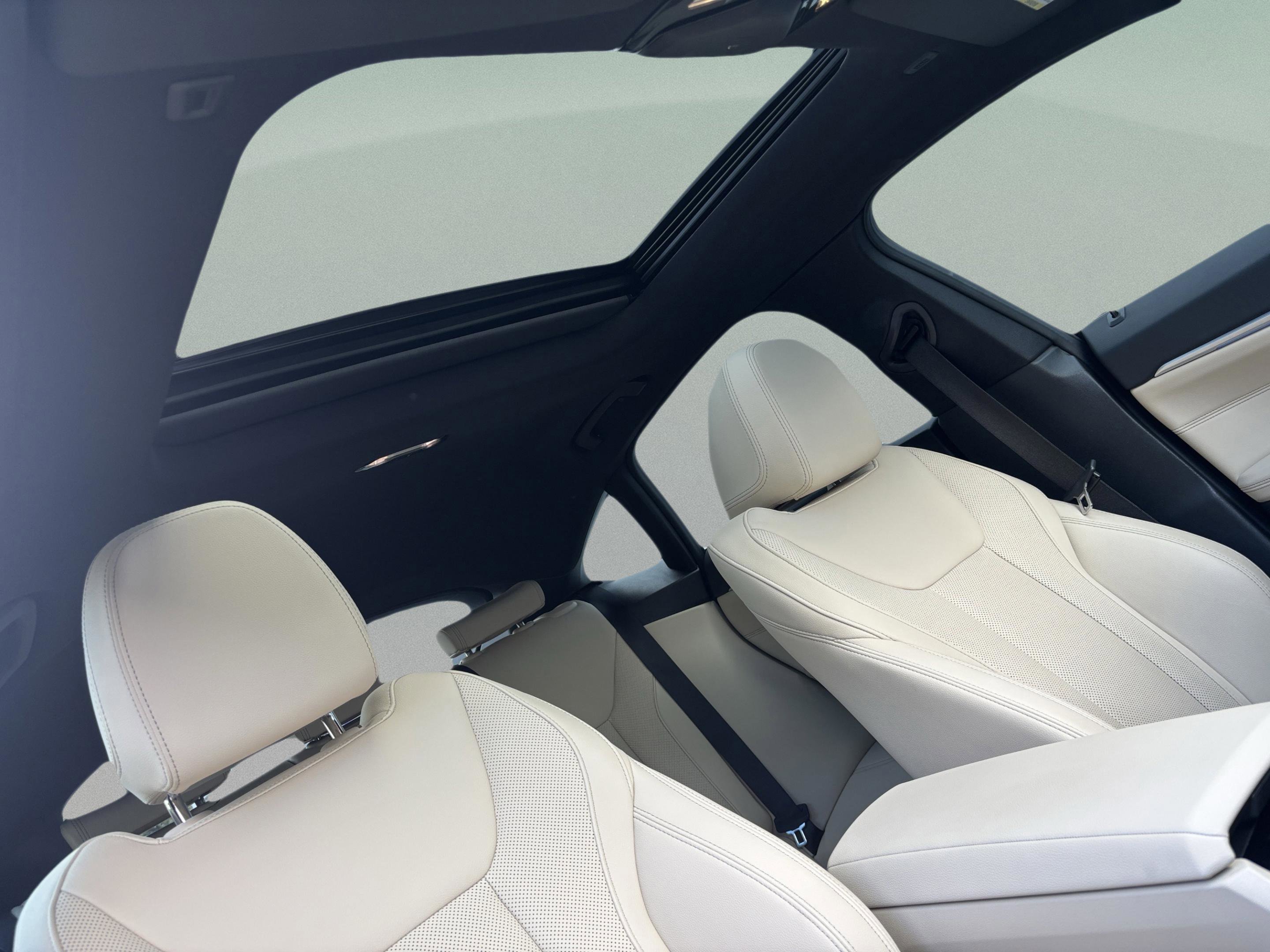 Used 2023 BMW i4 eDrive40 w/ Premium Package image 28