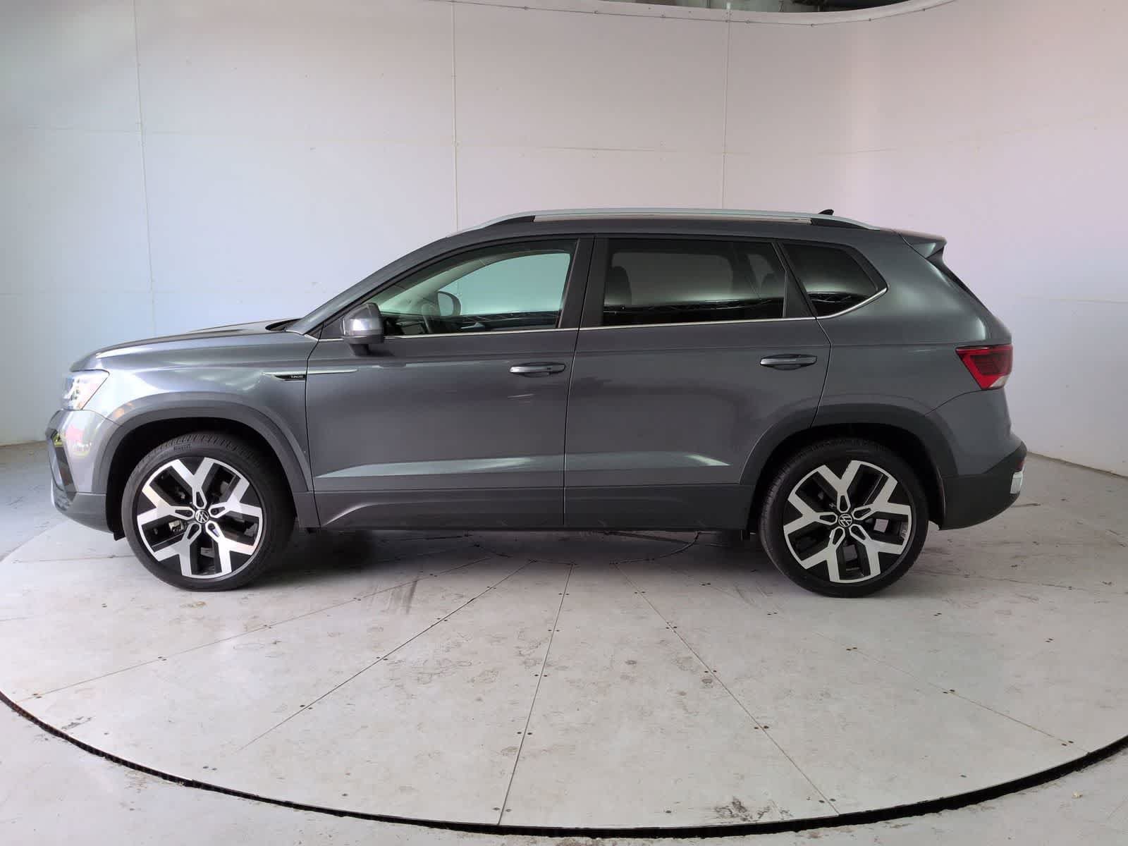Certified 2022 Volkswagen Taos SEL AWD/4WD image 3