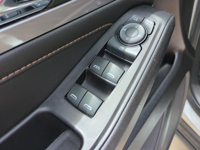 Used 2019 Chevrolet Traverse LT FWD image 12