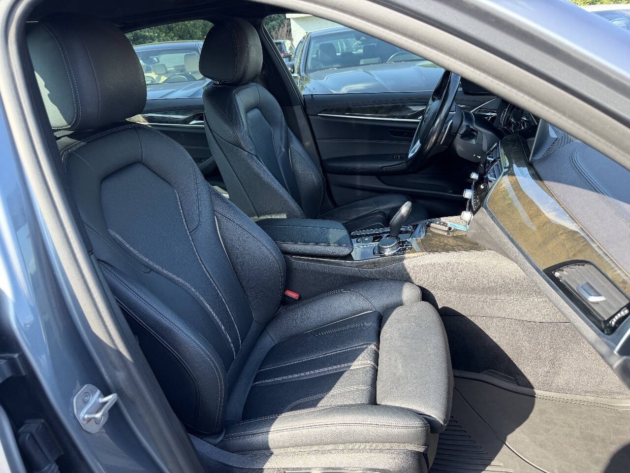 Used 2018 BMW 530e RWD image 13