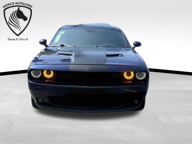 Used 2016 Dodge Challenger R/T w/ Driver Convenience Group image 2