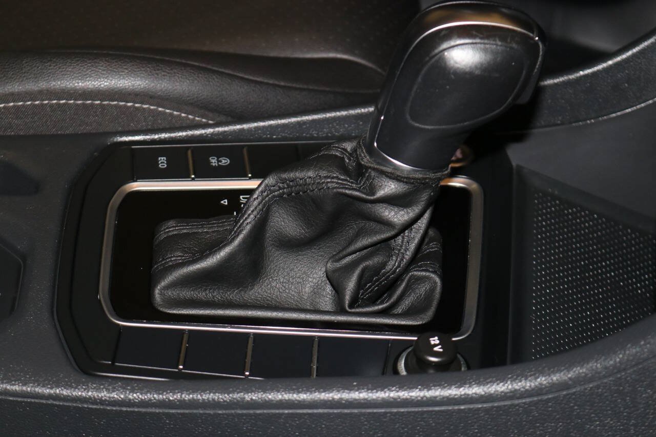 Used 2019 Volkswagen Jetta SE w/ Cold Weather Package FWD image 58