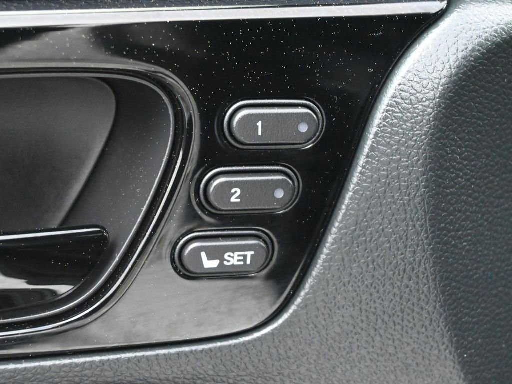 Used 2024 Honda Odyssey Touring image 5