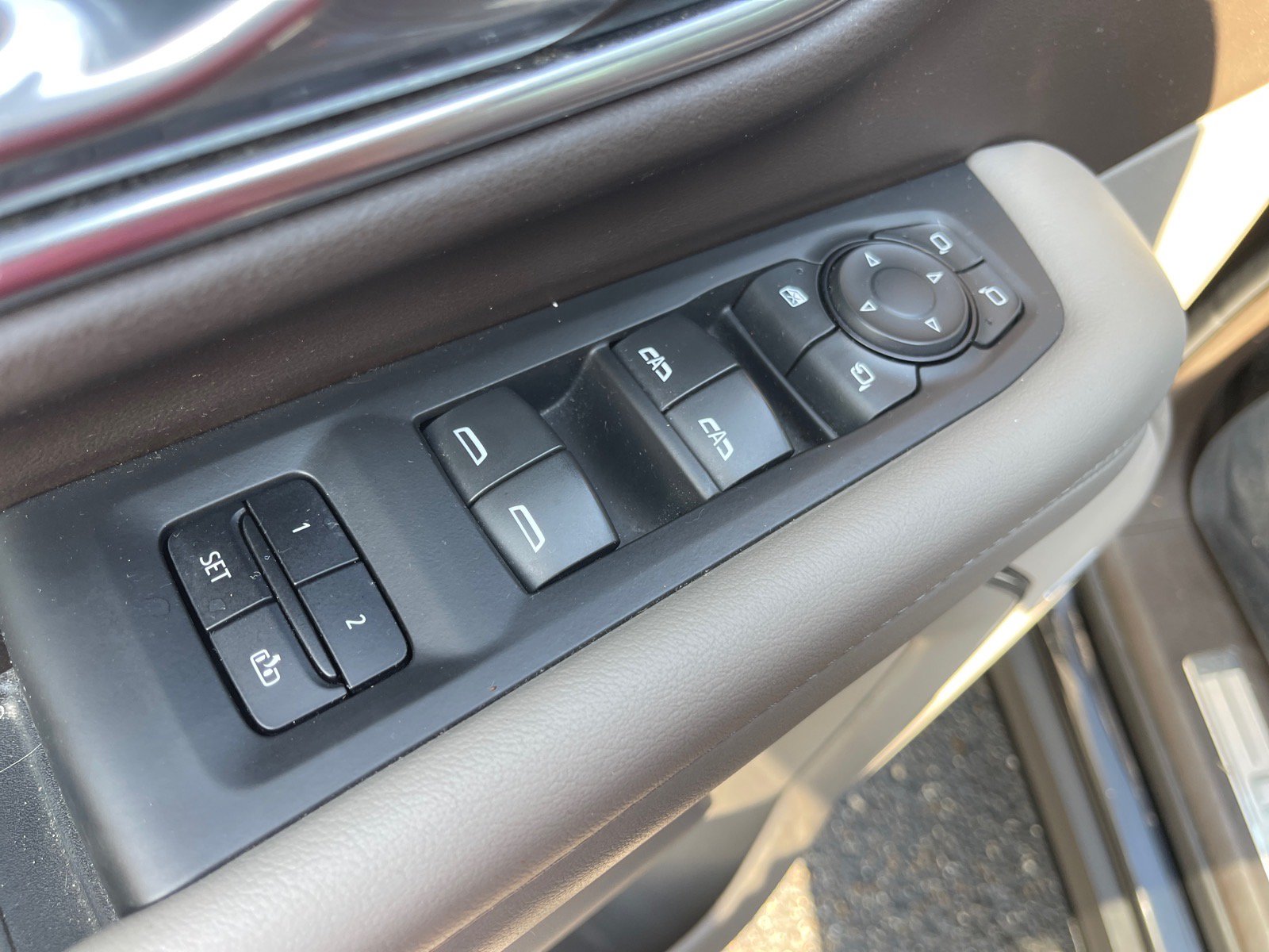 Used 2021 Chevrolet Tahoe Z71 w/ Z71 Off-Road Package AWD/4WD image 8